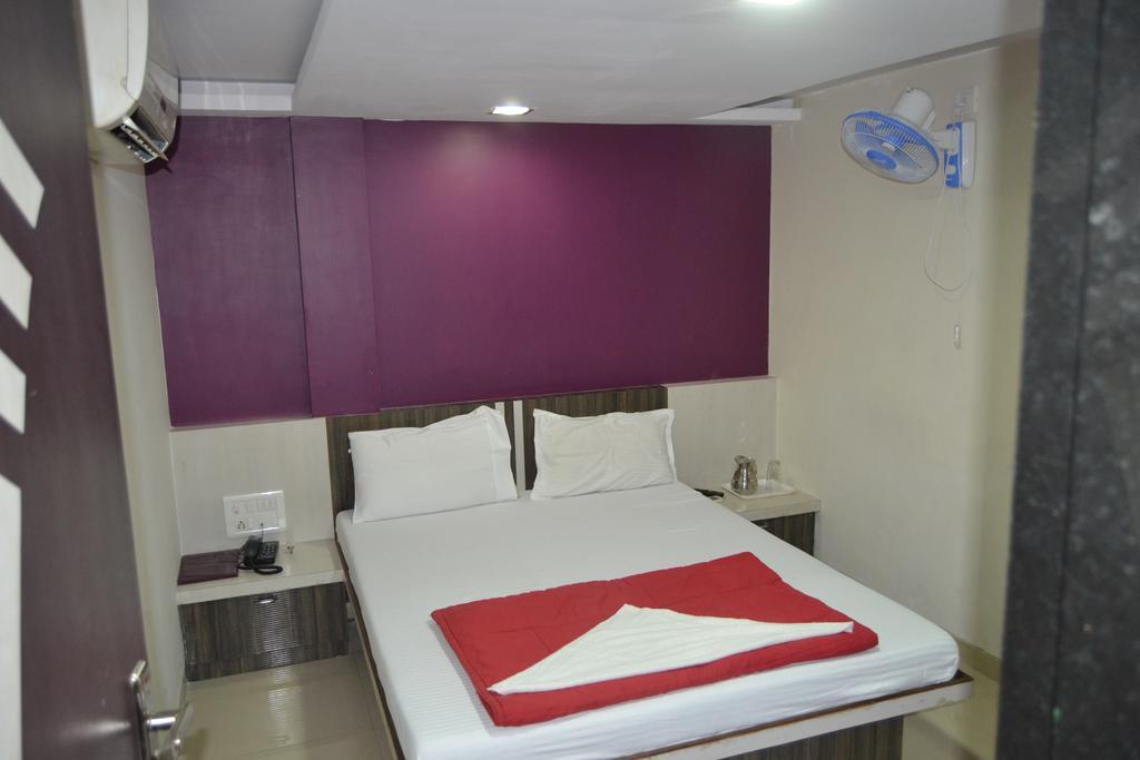 Hotel Blue Orchids Executive Bombay Værelse billede