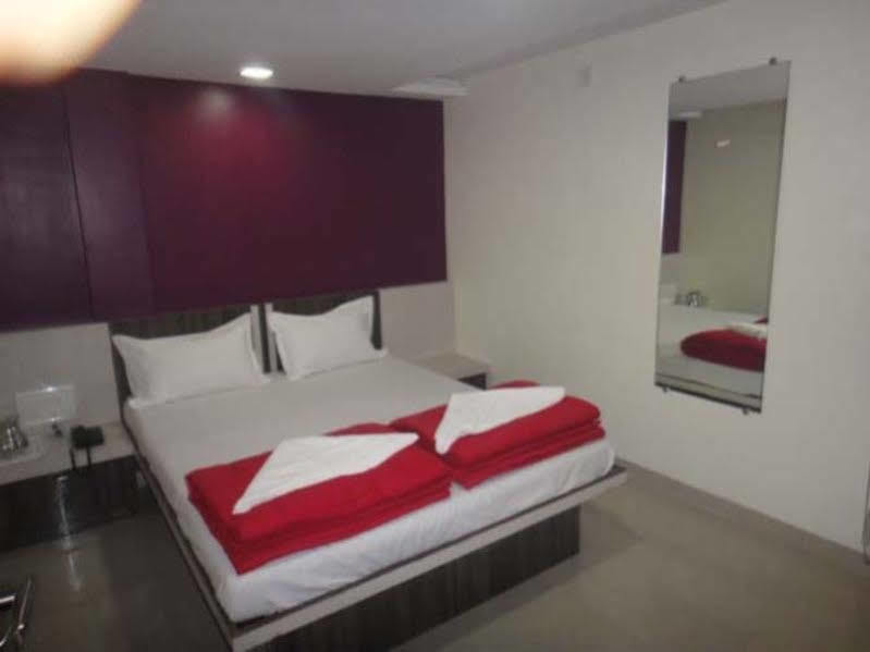 Hotel Blue Orchids Executive Bombay Eksteriør billede